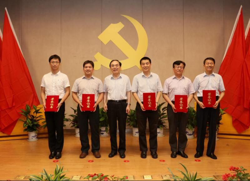 我校召开庆祝中国共产党成立95周年暨表彰大会