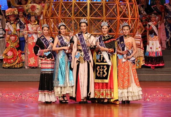 我校艺术学院学生获得第28届世界模特小姐大赛中国总决赛冠军